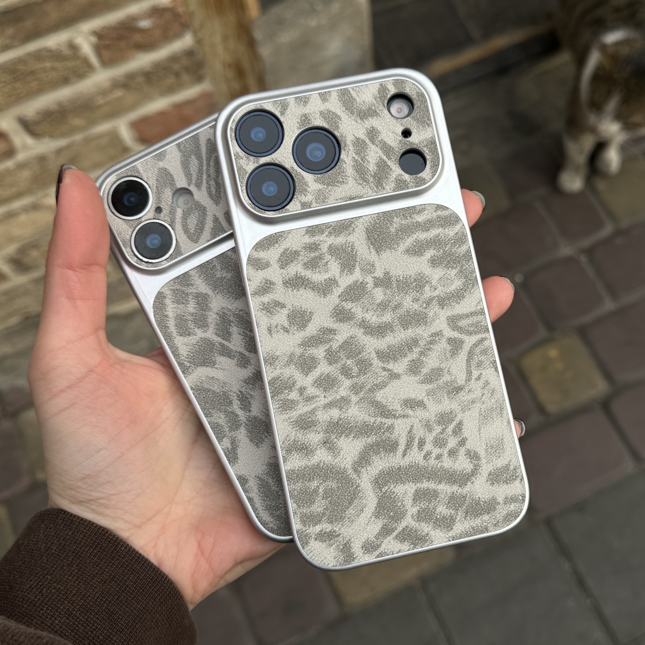 کاور آیفون gery leopard