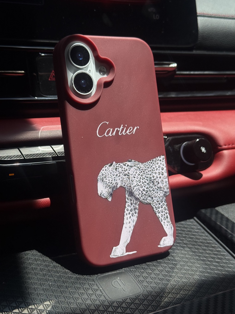 قاب گوشی آیفون مردانه Cartier Leopard