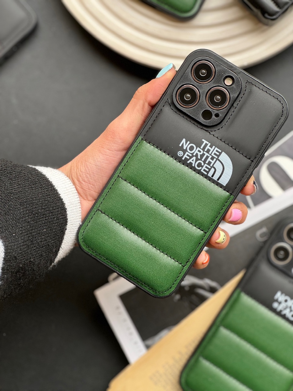 قاب گوشی موبایل آیفون Green Puffer