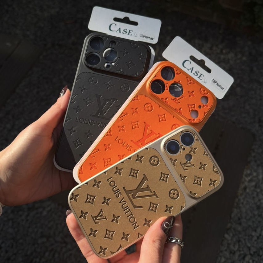 کاور گوشی آیفون Louis vuitton چرمی